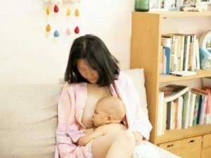 两个吃母乳头标清标照片【：求两个吃母乳头标清标照片，望好心人分享】